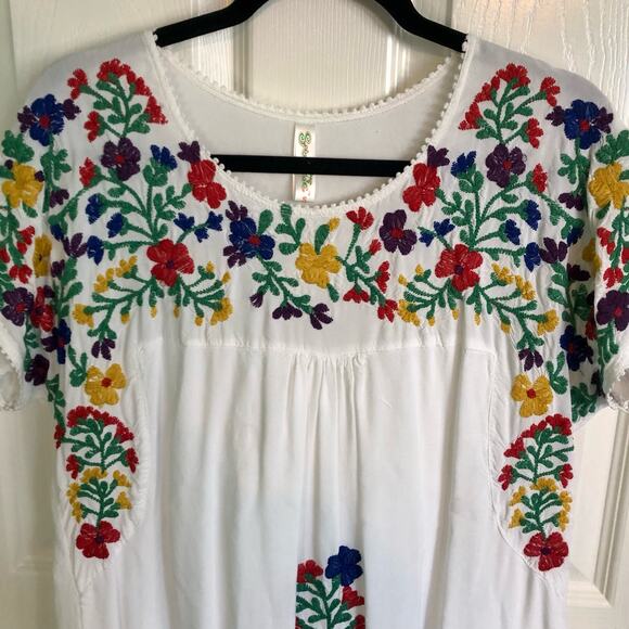 Shoreline White Embroidered Mexican Dress Short Sleeve Flowy Women's Size Small - Picture 2 of 6
